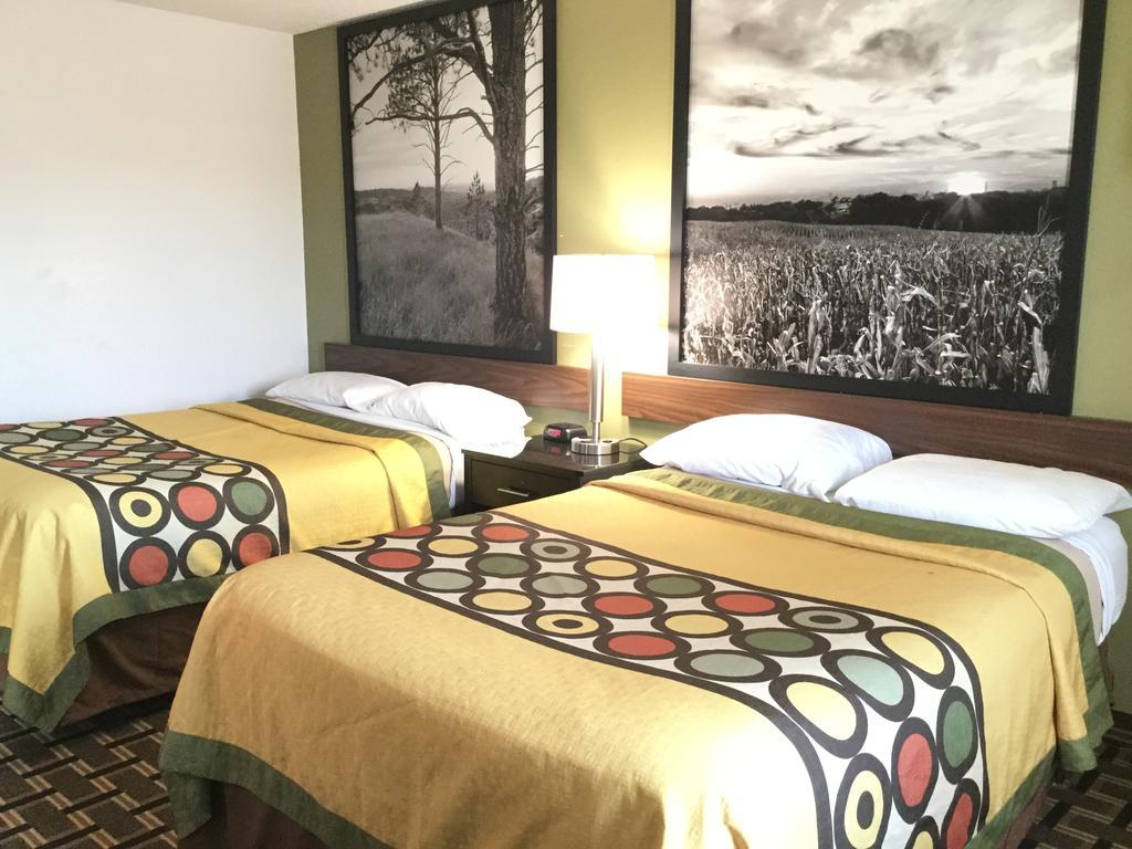 Super 8 By Wyndham Wayne Otel Dış mekan fotoğraf