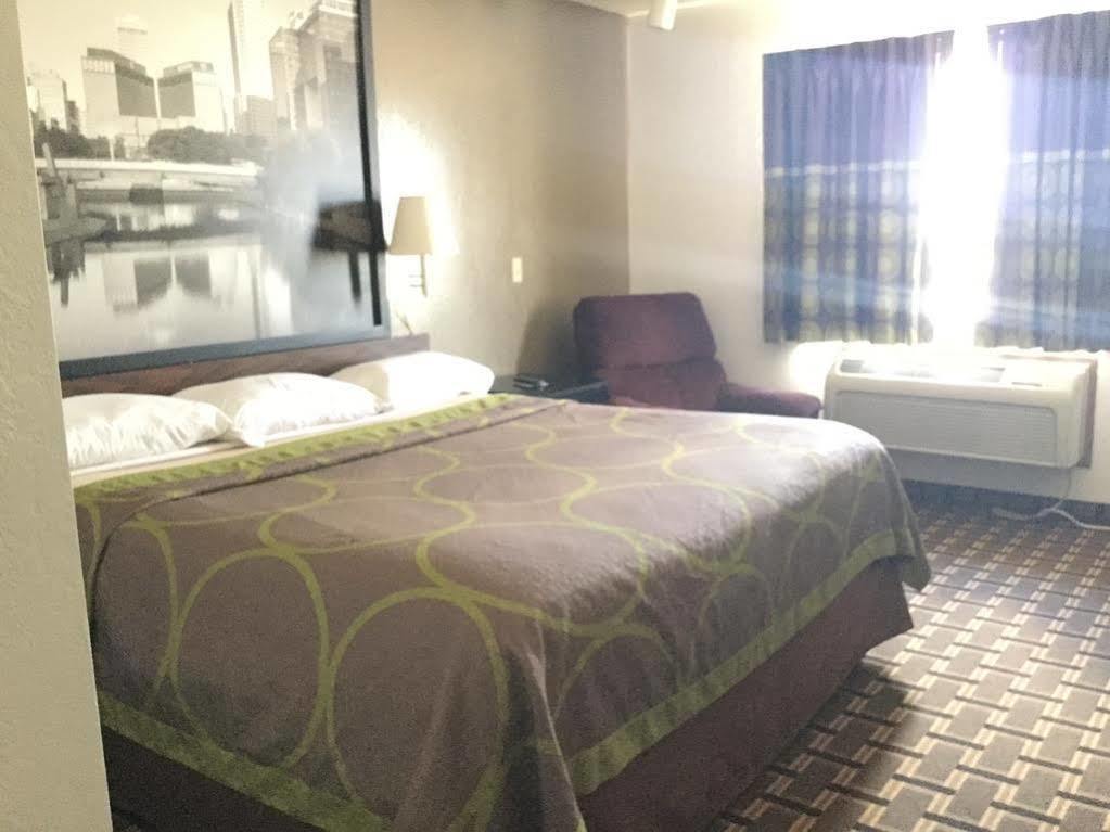 Super 8 By Wyndham Wayne Otel Dış mekan fotoğraf