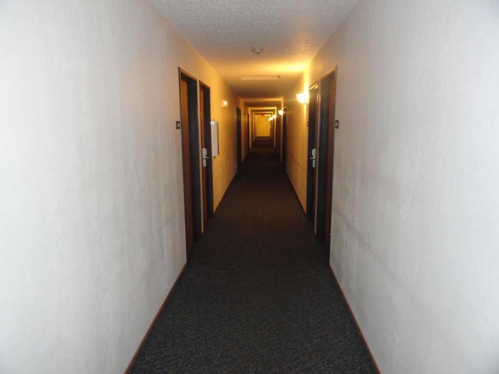 Super 8 By Wyndham Wayne Otel Dış mekan fotoğraf