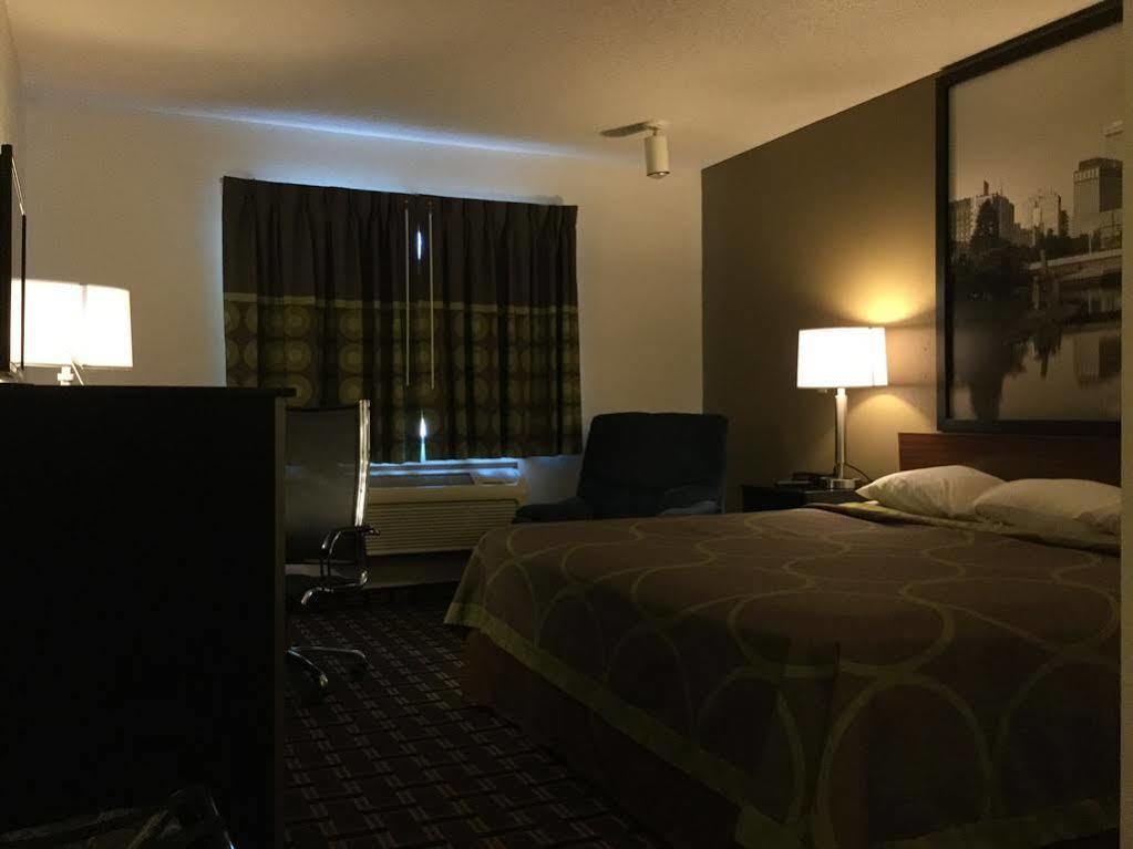 Super 8 By Wyndham Wayne Otel Dış mekan fotoğraf